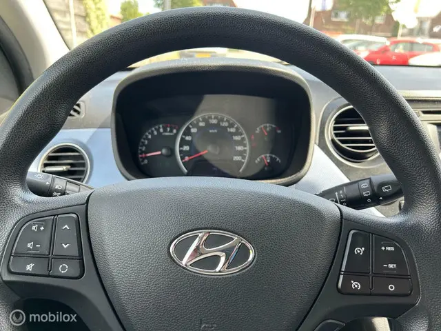 Hyundai i10 1.0i i-Motion Comfort 2015 Benzine 10