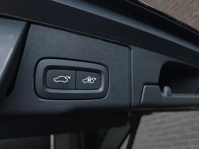 Volvo XC60 2.0 B5 Momentum Business 2022 Benzine 29