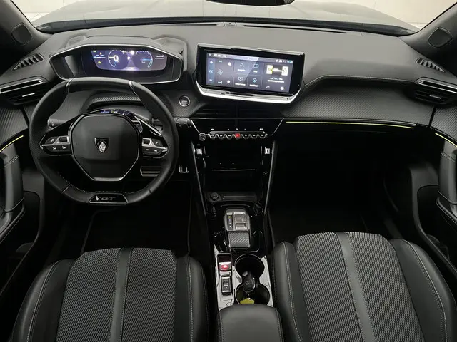 Peugeot e-2008 EV GT 54 kWh Automaat 2024 Elektrisch 7