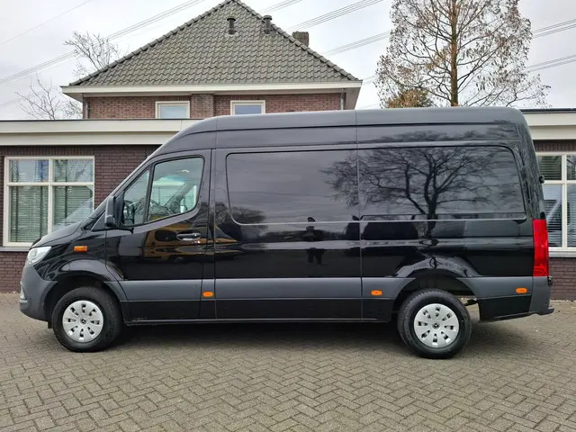 Mercedes-Benz Sprinter 3