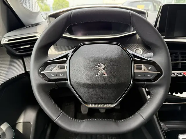 Peugeot 208 1.2 PureTech 100 Allure 2024 Benzine 17