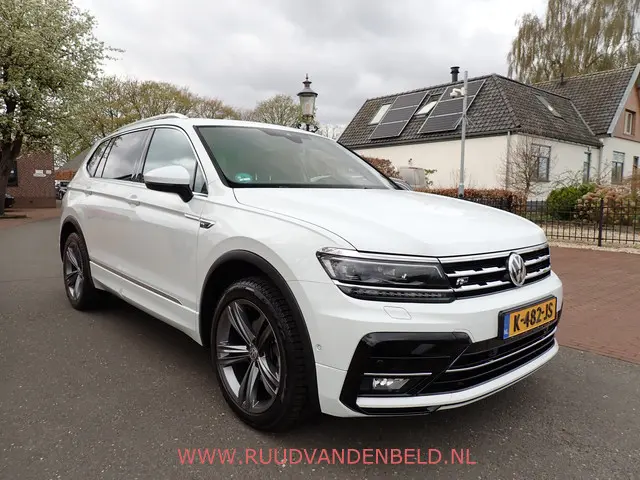 Volkswagen Tiguan Allspace 1.5 TSI R-LINE 2021 Benzine 3