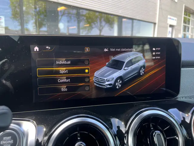 Mercedes-Benz GLB 180 Business Line 2023 Benzine 36
