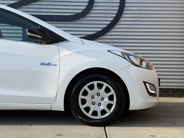 Hyundai i30 1.6 GDI Go! 2015 Benzine 12