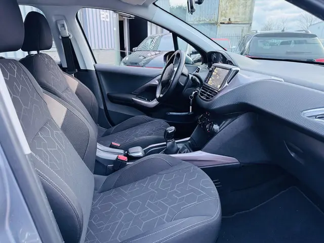 Peugeot 2008 1.2 PureTech Active 2015 Benzine 11
