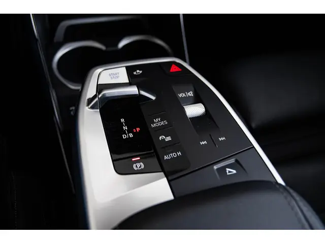 BMW iX2 xDrive30 67 kWh 2024 Elektrisch 14