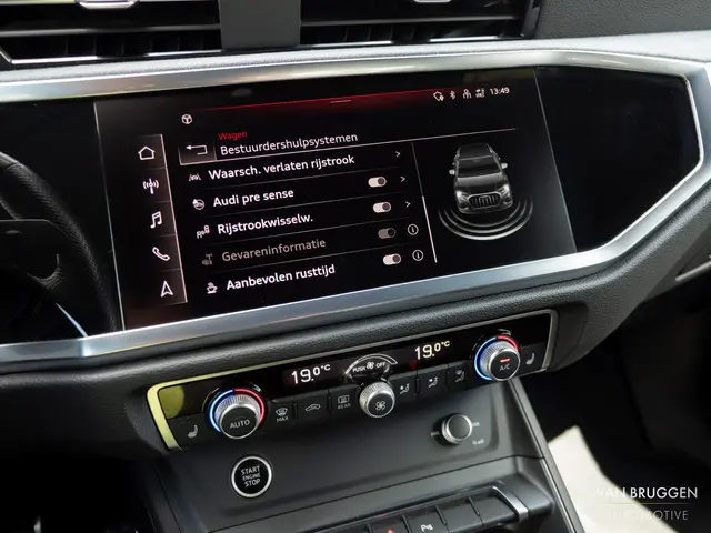 Audi Q3 45 TFSI E S-Line 2022 Hybride Benzine 27