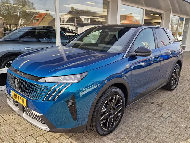 Peugeot 3008 1.2 Hybrid 145 GT 2025 Hybride Benzine 6
