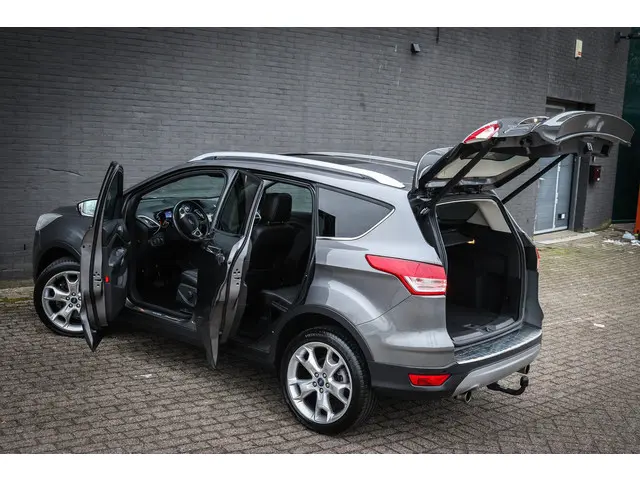 Ford Kuga 1.6 Titanium 4WD 2013 Benzine 19