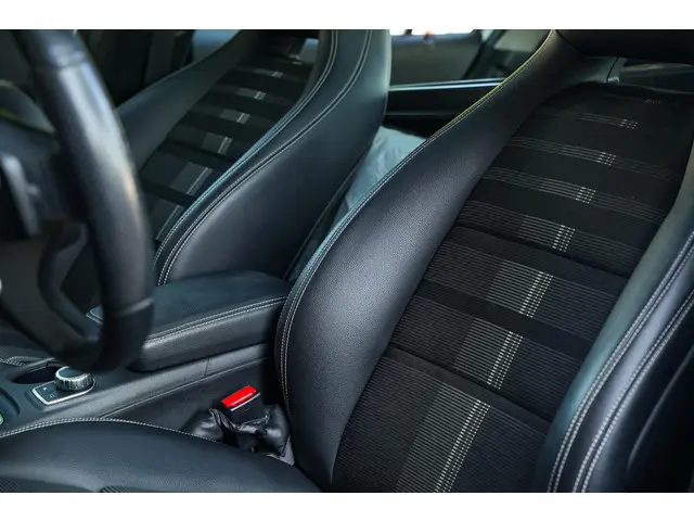 Mercedes-Benz GLA 180 Sport Edition 2019 Benzine 25