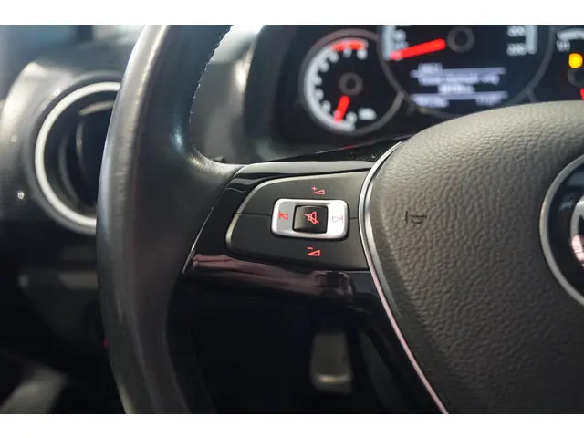 Volkswagen up! 1.0 BMT take up! 2020 Benzine 25
