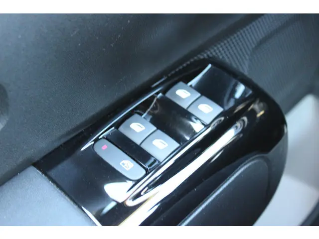 Citroën C3 1.2 PT SHINE 2022 Benzine 27