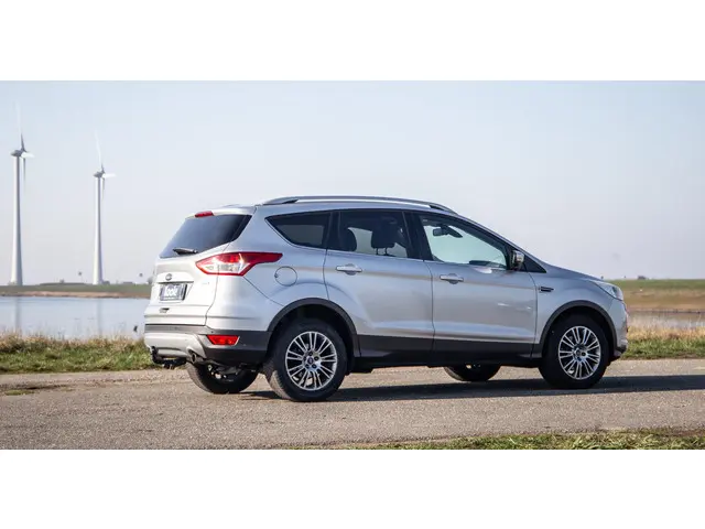 Ford Kuga 1.6 Titanium 2013 Benzine 13