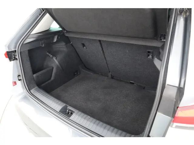 Škoda Kamiq 1.0 TSI Business Edition 2022 Benzine 26