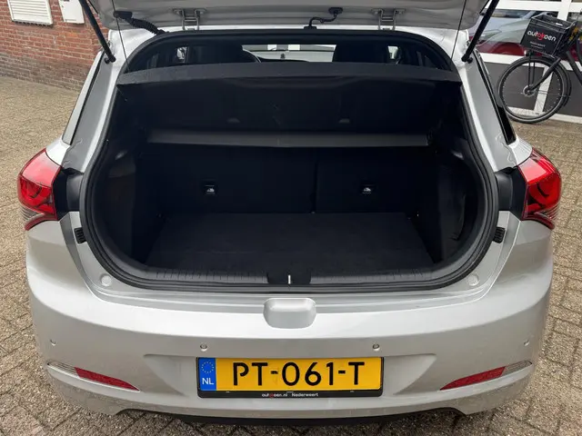 Hyundai i20 1.0 T-GDI Go! 2016 2017 Benzine 17