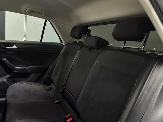 Volkswagen T-Roc 1.5 TSI Life 2022 Benzine 12