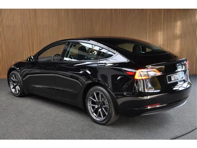 Tesla Model 3 RWD 2023 Elektrisch 7
