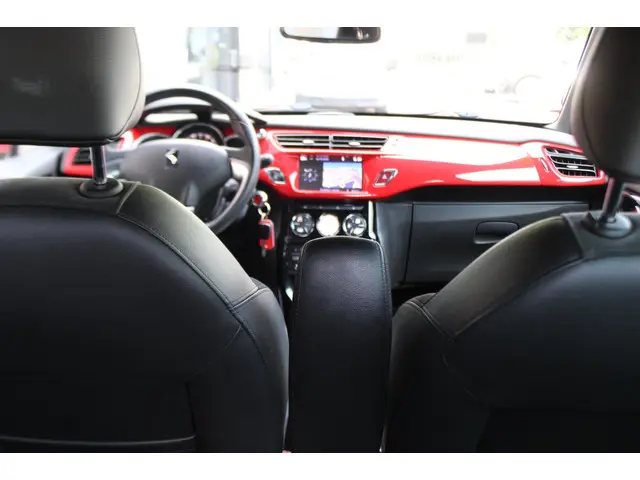 DS DS 3 1.2 PureTech So Red 2015 Benzine 13