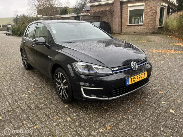 Volkswagen e-Golf 5D Nieuwe APK ACC DAB 2018 Elektrisch 3