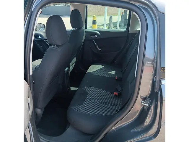 Citroën C3 1.2 VTi Exclusive 2014 Benzine 7