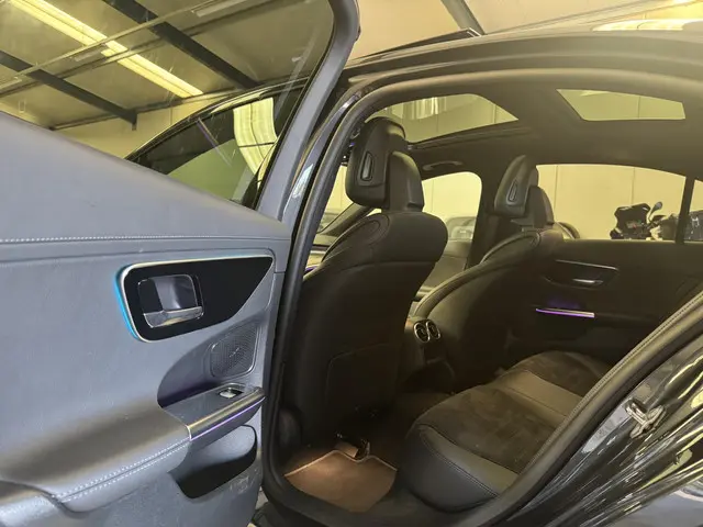 Mercedes-Benz C-Klasse 200 AMG Line 2023 Benzine 23