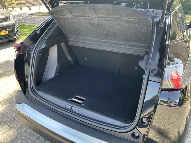Peugeot e-2008 EV GT Automaat 2022 Elektrisch 21