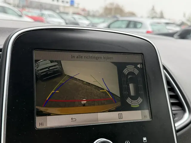 Renault Scénic 1.2 TCe Bose 2017 Benzine 12