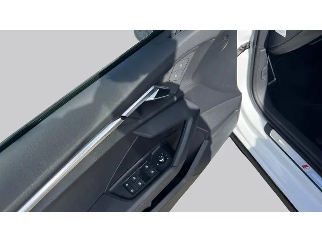 Audi A3 Limousine 30 TFSI 116pk S Edition 2023 Benzine 17