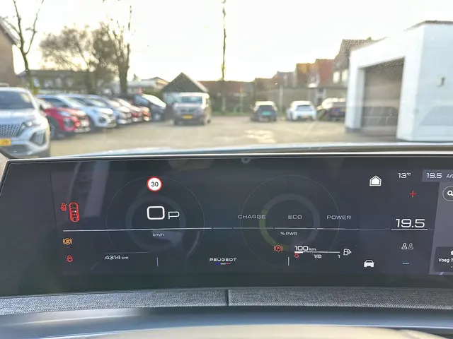 Peugeot 3008 1.2 Hybrid 145 PK GT 2025 Hybride Benzine 18