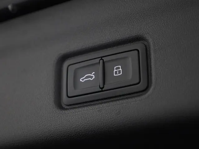 Audi Q6 e-tron S edition 286 PK 2026 Elektrisch 11