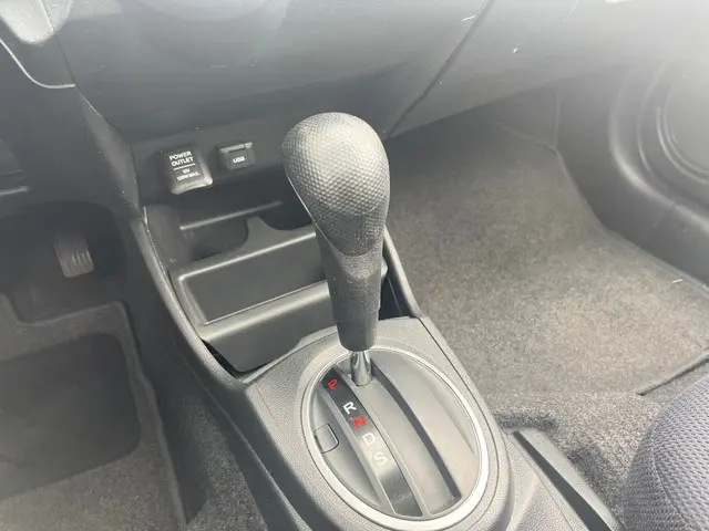 Honda Jazz 1.4 Hybrid Elegance 2014 Hybride Benzine 18