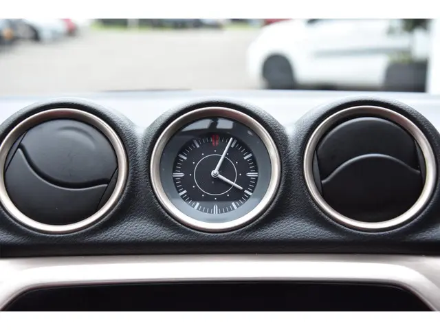 Suzuki Vitara 1.6 Experience NLse auto 2017 Benzine 22