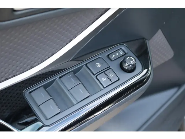 Toyota C-HR 2.0 Hybrid Executive 2021 Hybride Benzine 17