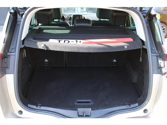 Renault Scénic 1.3 TCe Bose 2018 Benzine 22