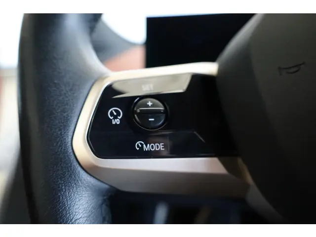 BMW iX xDrive40 High Executive 77 kWh 2022 Elektrisch 28