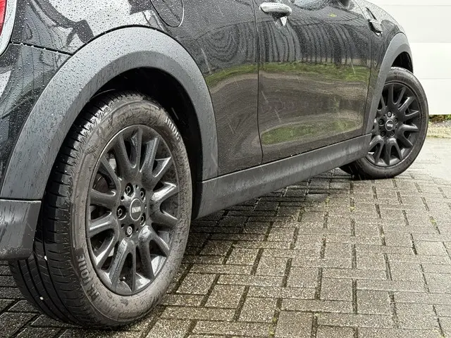 MINI Cooper One 1.5 Business Edition 2021 Benzine 12
