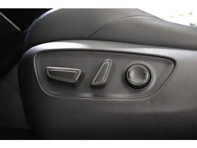 Toyota RAV4 2.5 Hybrid AWD Bi-Tone, 2020 Hybride Benzine 6