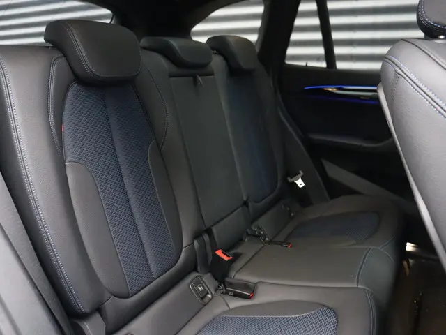 BMW X1 sDrive18i 2021 Benzine 10