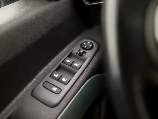 Citroën Berlingo 1.2 PureTech Shine Sport 2019 Benzine 25