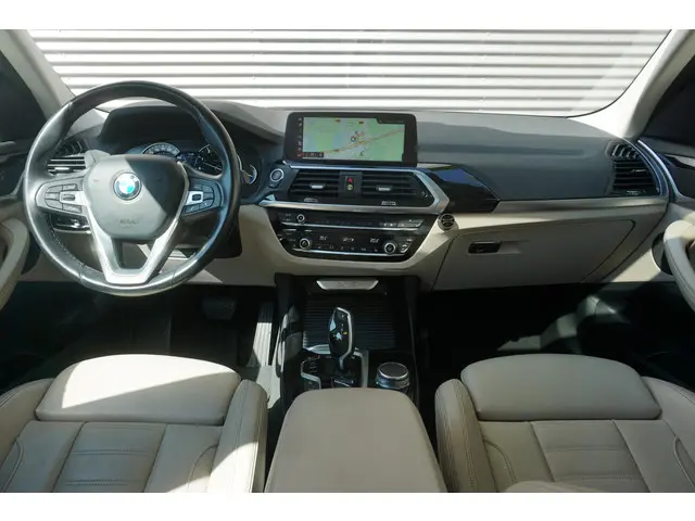 BMW X3 xDrive20i 2018 Benzine 8