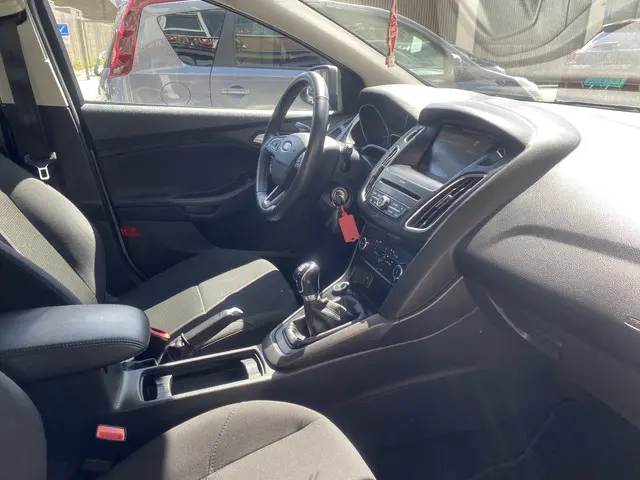 Ford Focus 1.0 Trend 2016 Benzine 6