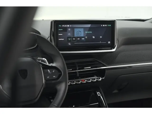 Peugeot 2008 PureTech 130 EAT8 Allure 2024 Benzine 51