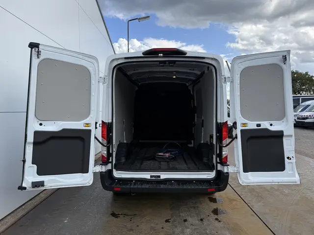Ford E-Transit 75kWh 184PK 2023 Elektrisch 13