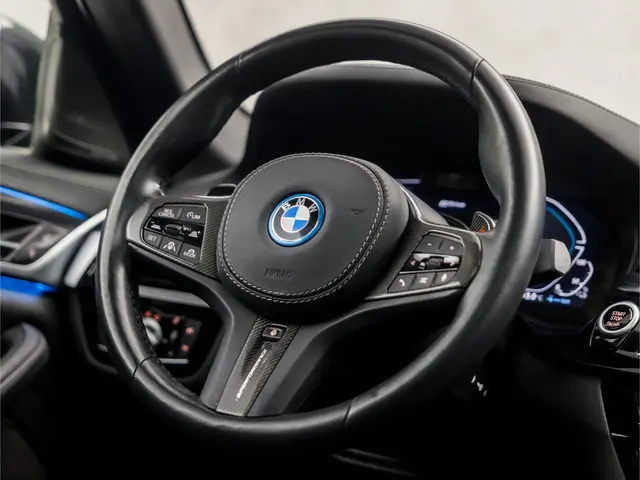 BMW 5 Serie 545e xDrive M Sport 2023 Hybride Benzine 26