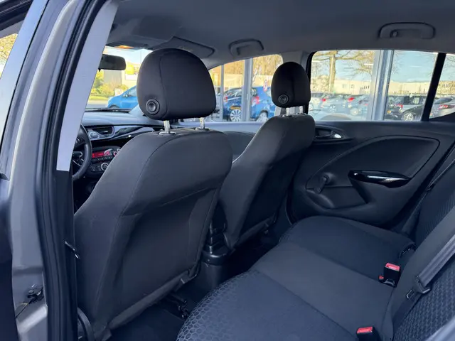 Opel Corsa 1.4 Edition 2015 Benzine 12