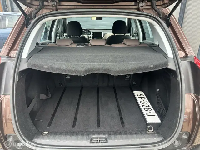 Peugeot 2008 1.6 e-HDi Blue Lease Executive 2014 Diesel 29