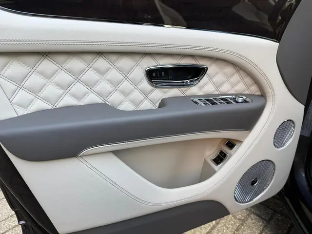 Bentley Bentayga 4.0 V8 2021 Benzine 14