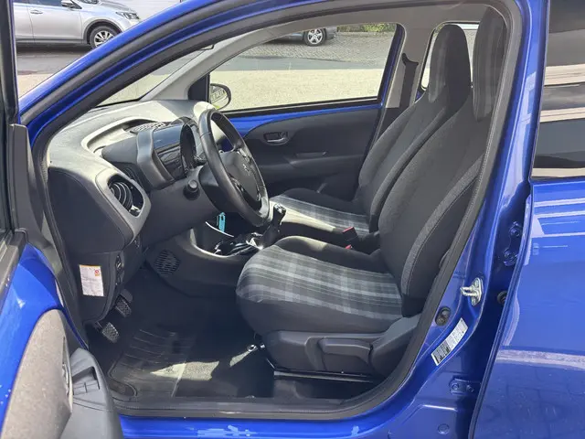 Peugeot 108 1.0 e-VTi Allure 2019 Benzine 13