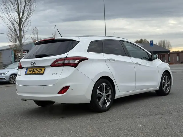 Hyundai i30 1.6 GDi Comfort 2016 Benzine 6