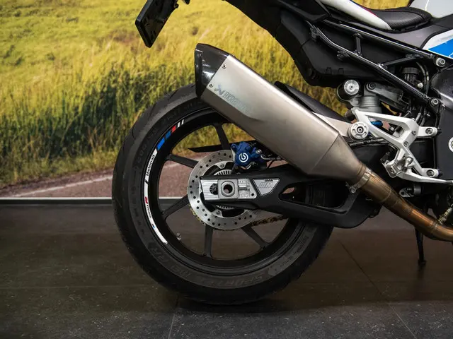 BMW M 1000 R Sport 2023 Benzine 19